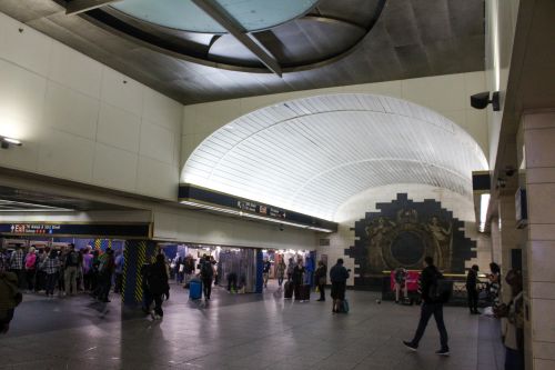 7th Avenue end of the Connecting Concourse