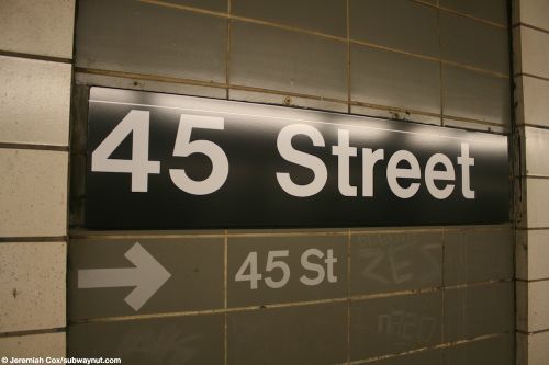 45 Street (R) - The SubwayNut
