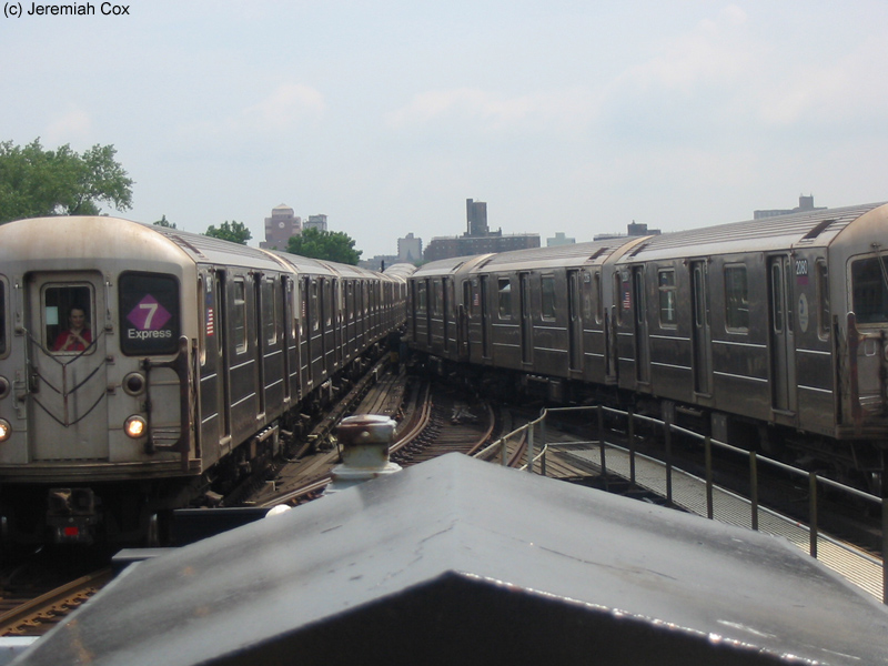 Mets-Willets Point, A Manhattan-bound (7) train arrives at …