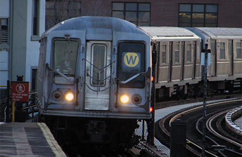 Mets-Willets Point, A Manhattan-bound (7) train arrives at …